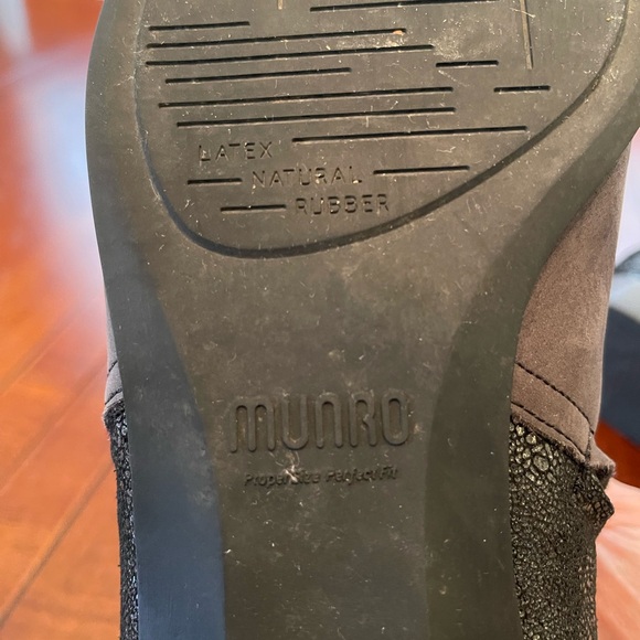 Munro Averee Gray Suede Ankle Boots Size 10W Double Zip - Picture 7 of 9